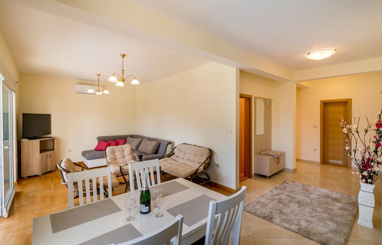 Apartments Rivijera Herceg Novi Exterior photo